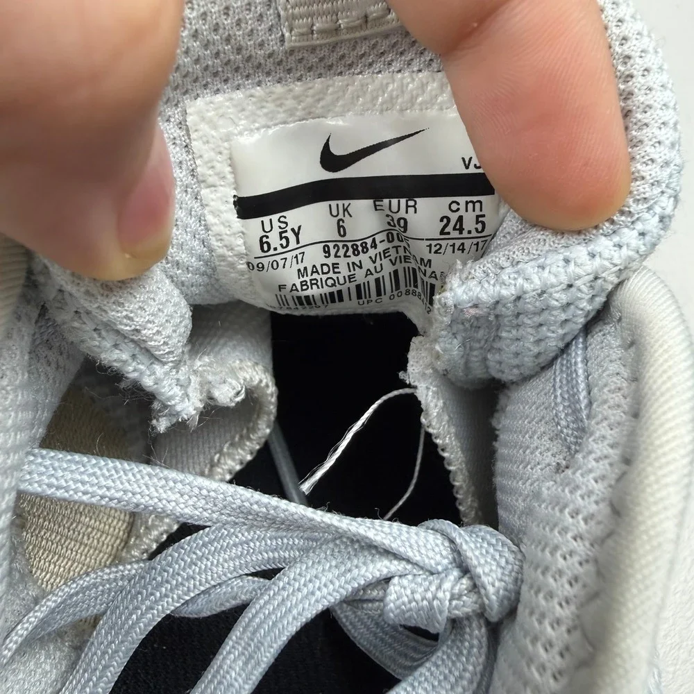 Nike Air Max Fury Grey White‎ Men's Running Shoes 922884-002 Size 6.5Y